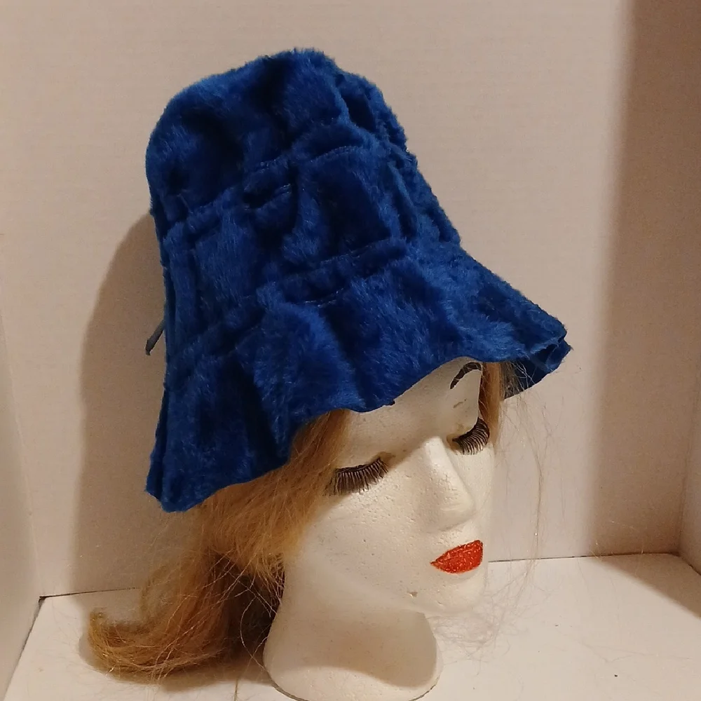 Vintage 70s Blue Faux Fur Hat - Picture 1 of 6